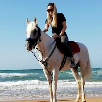Kumsal Atlıtur 2 Saat